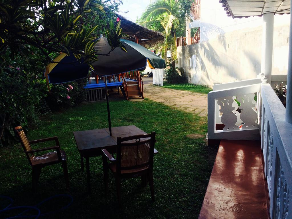 Sea Side Guest House Tangalle Exterior photo